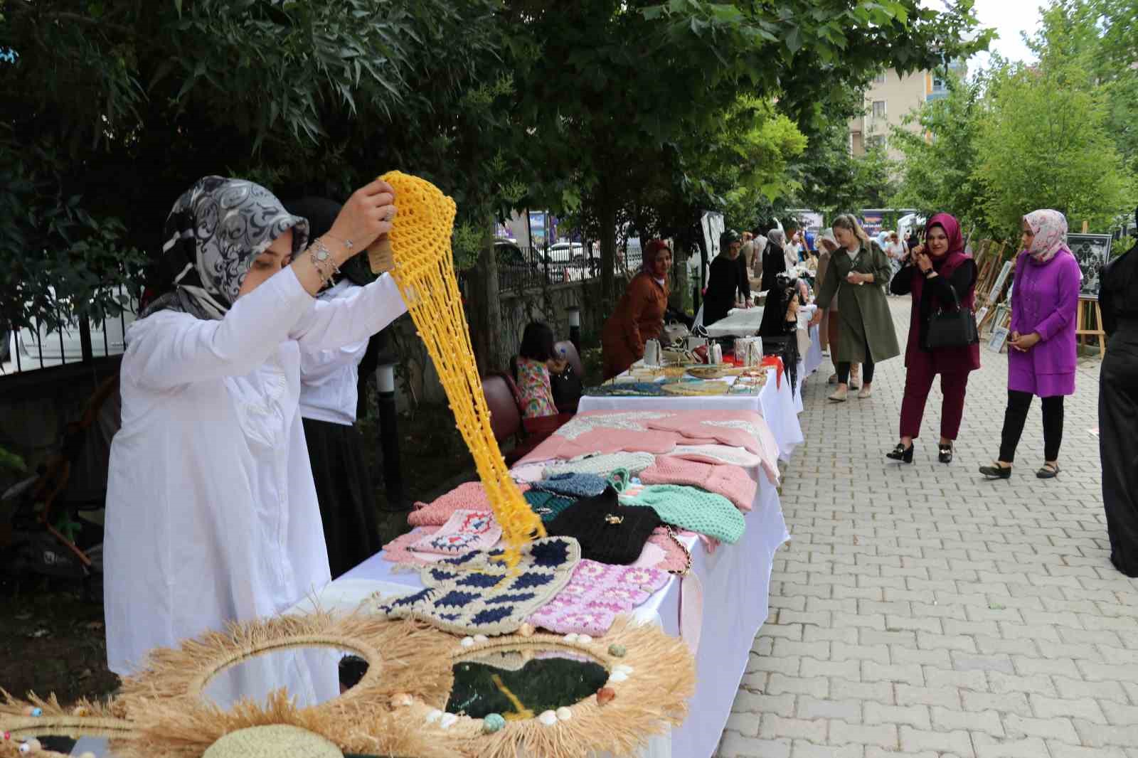 İpekyolu ADEM’den yılsonu sergisi