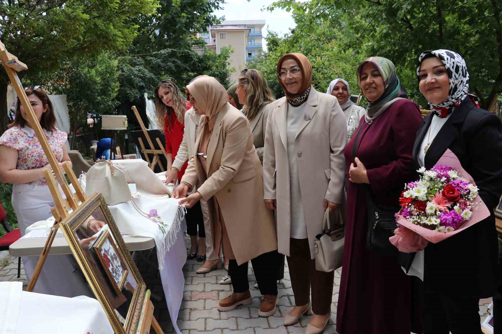 İpekyolu ADEM’den yılsonu sergisi