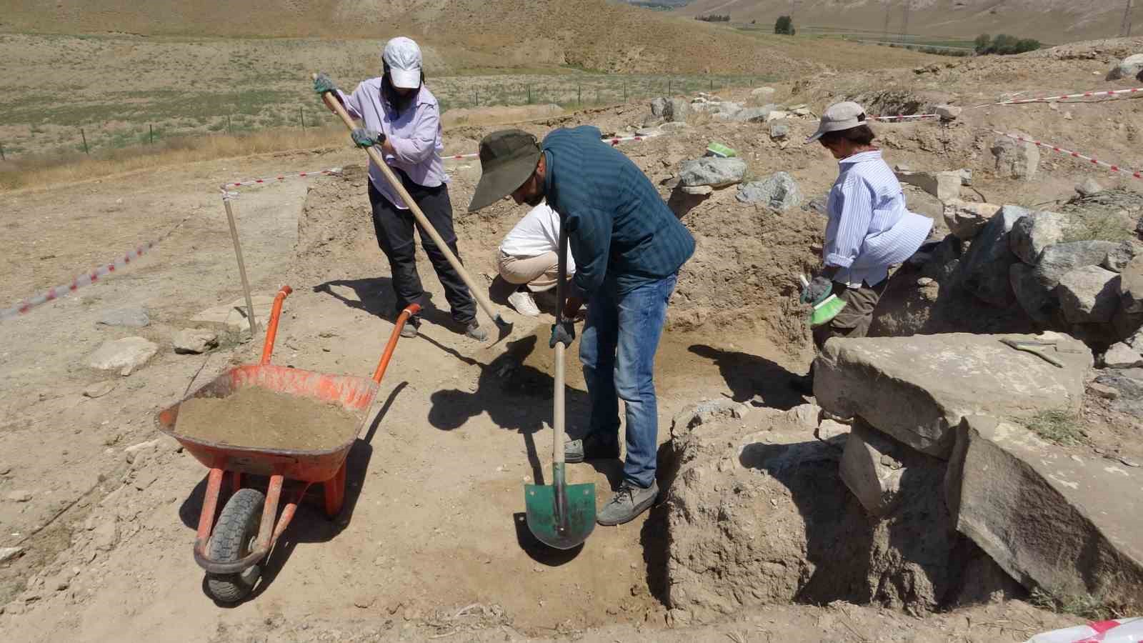 Urartu’nun yeni ölü gömme tipine rastlandı