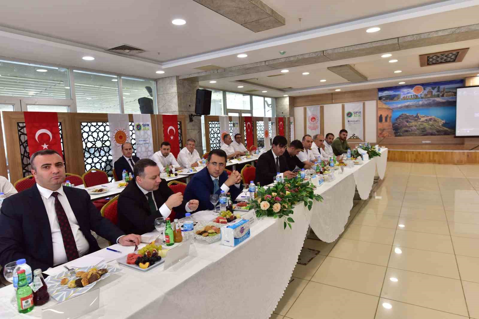 Ahlat’ta ’Van Gölü Havzası Koruma Eylem Planı ve Uygulama Programı’ toplantısı yapıldı