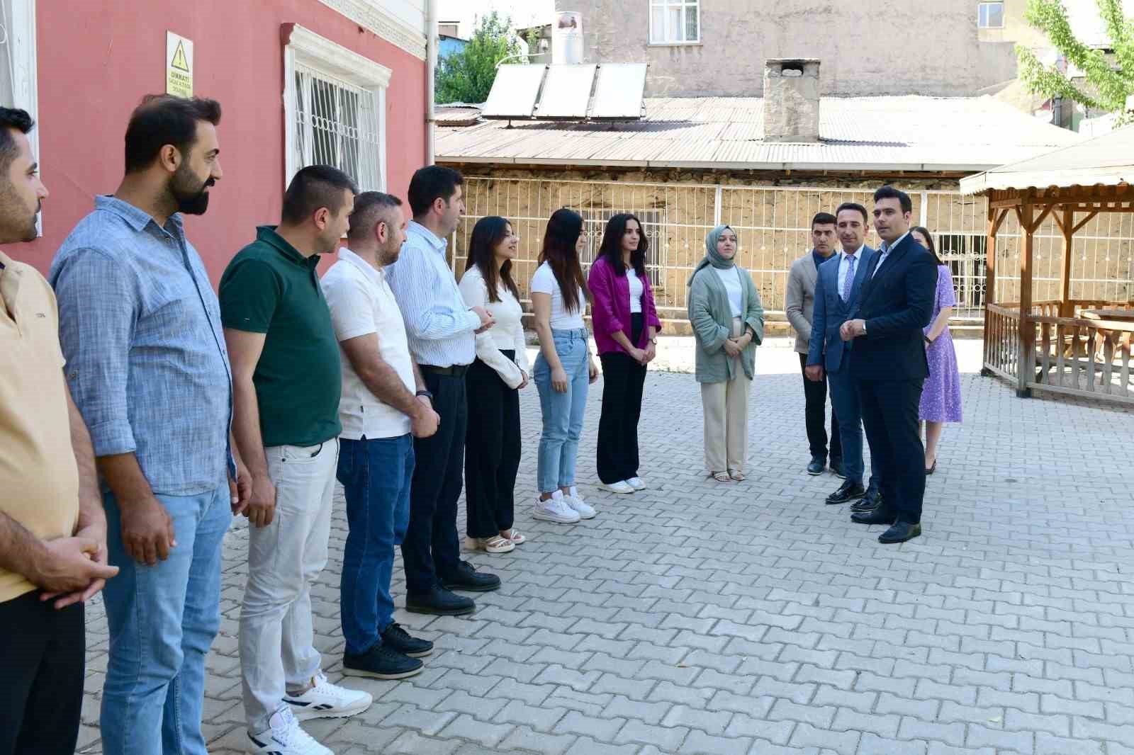 Kaymakam Kadir Kılıç’tan Çatak Milli Eğitim Müdürlüğüne ziyaret