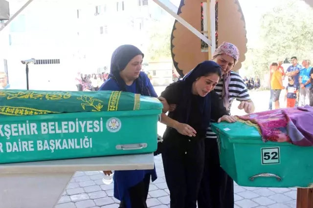 Babaları tarafından öldürülen 3 çocuğun cenazesinde imam helallik istemedi