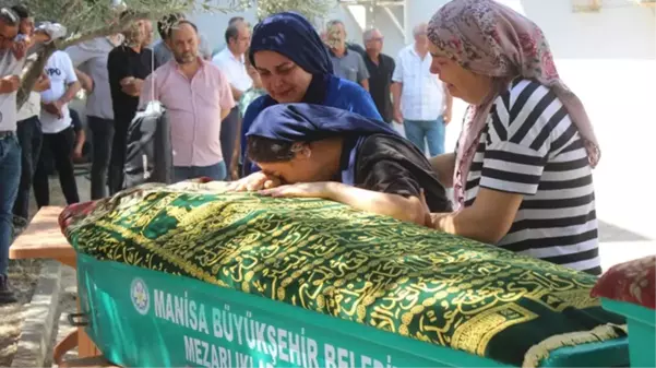 Babaları tarafından öldürülen 3 çocuğun cenazesinde imam helallik istemedi