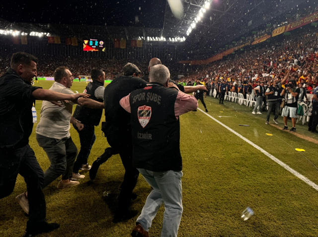 Fenerbahçe Başkanı Ali Koç'a Göztepe deplasmanında saldırı