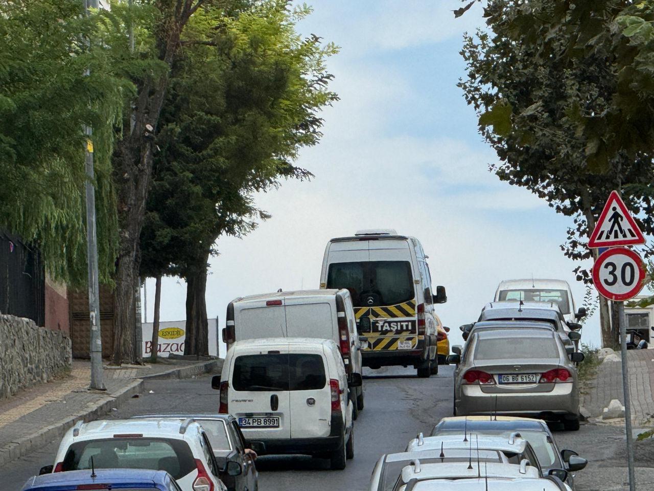 Okul servislerine fahiş zam: Ücretler cep yakıyor!