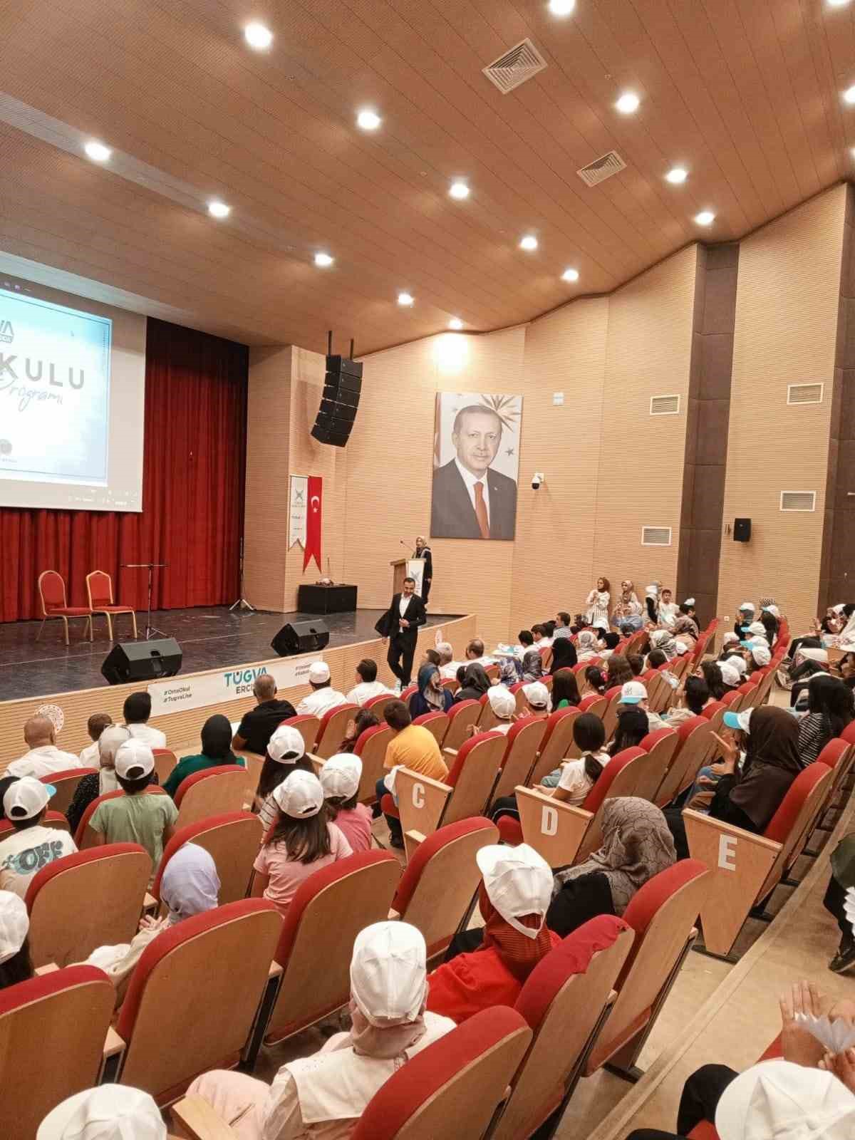 Erciş’te ‘Yaz Okulu’ kapanış programı düzenlendi