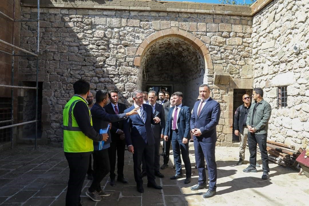 Van’da 767 yıllık tarihi İzzettin Şir Camii restore ediliyor