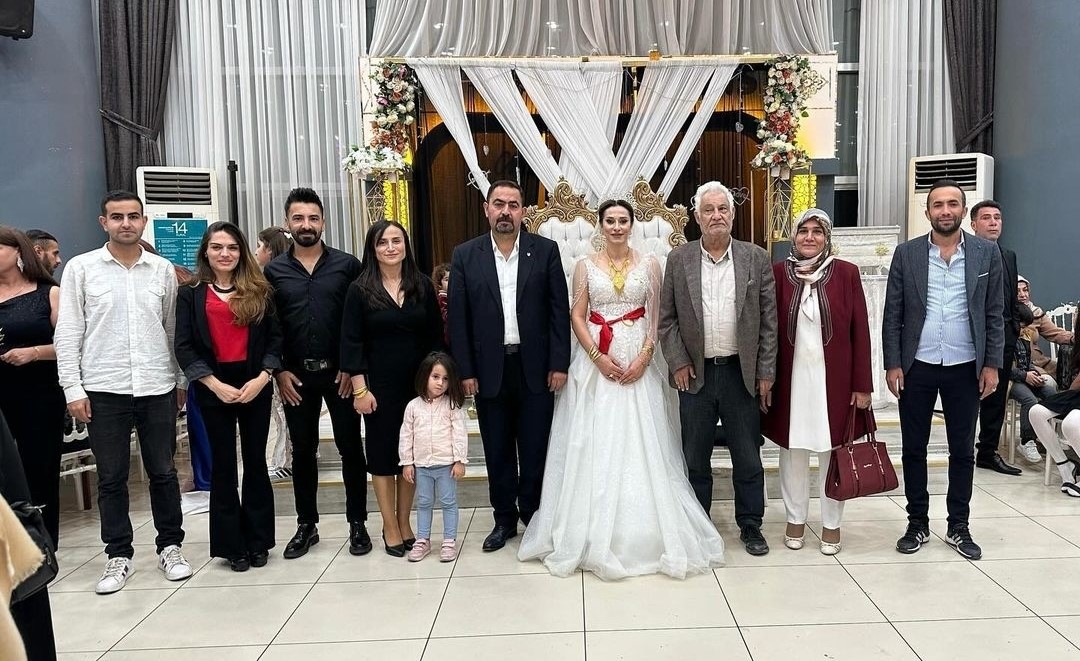 Vanlı kadın hakem bu kez maç için değil nikah için düdük çaldı