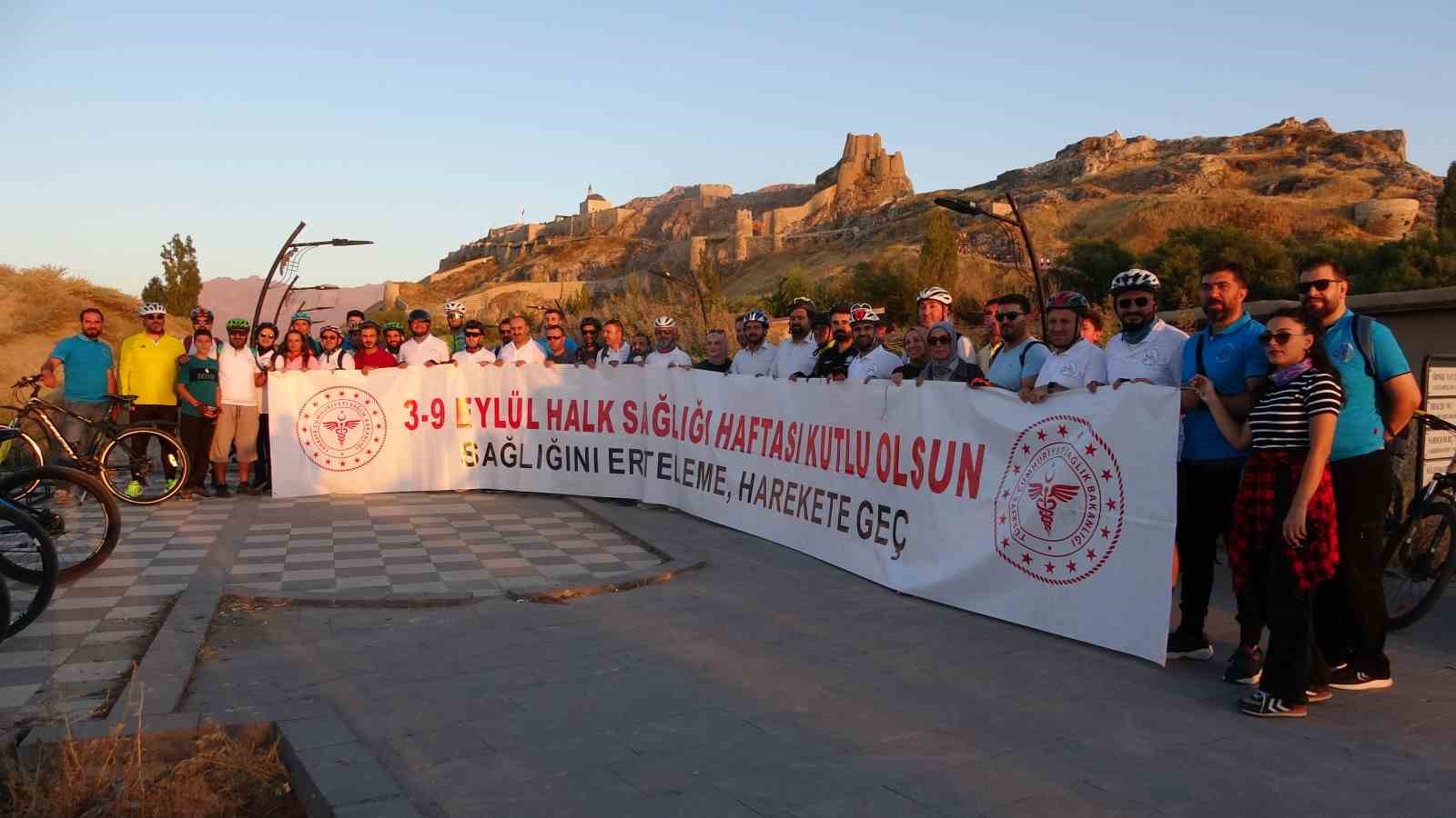 Van’da sağlıklı yaşam için pedal çevirdiler