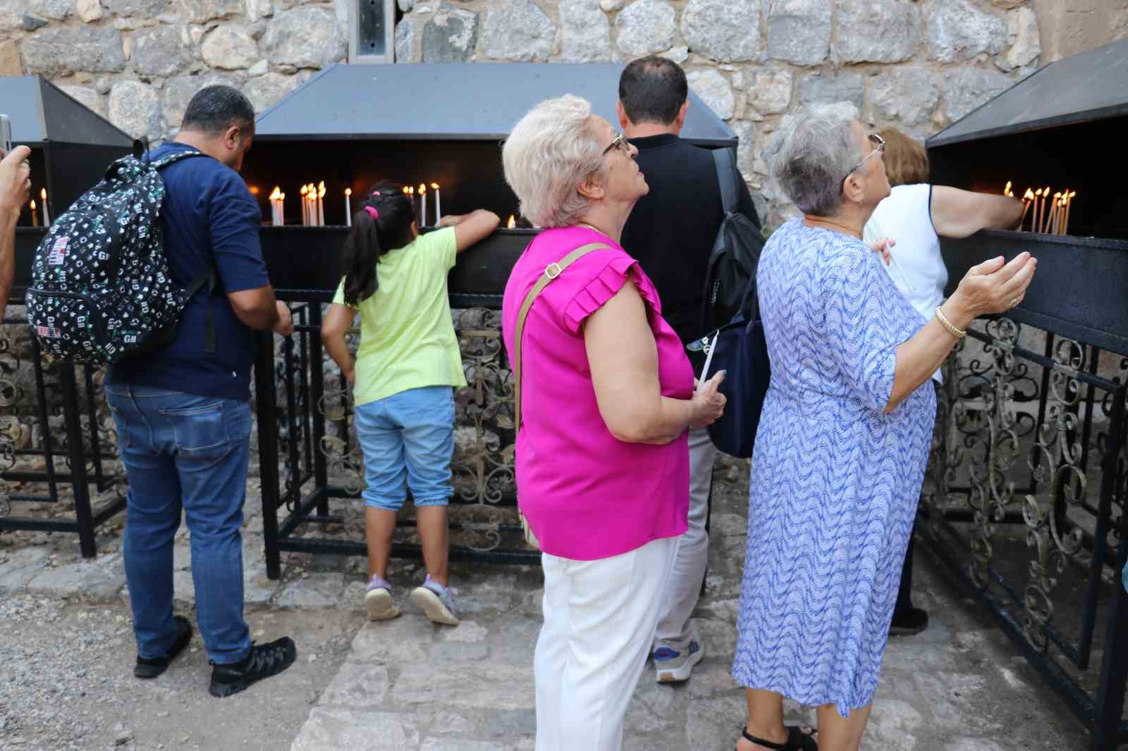 Akdamar Adası’ndaki 12’nci Ermeni ayini sona erdi