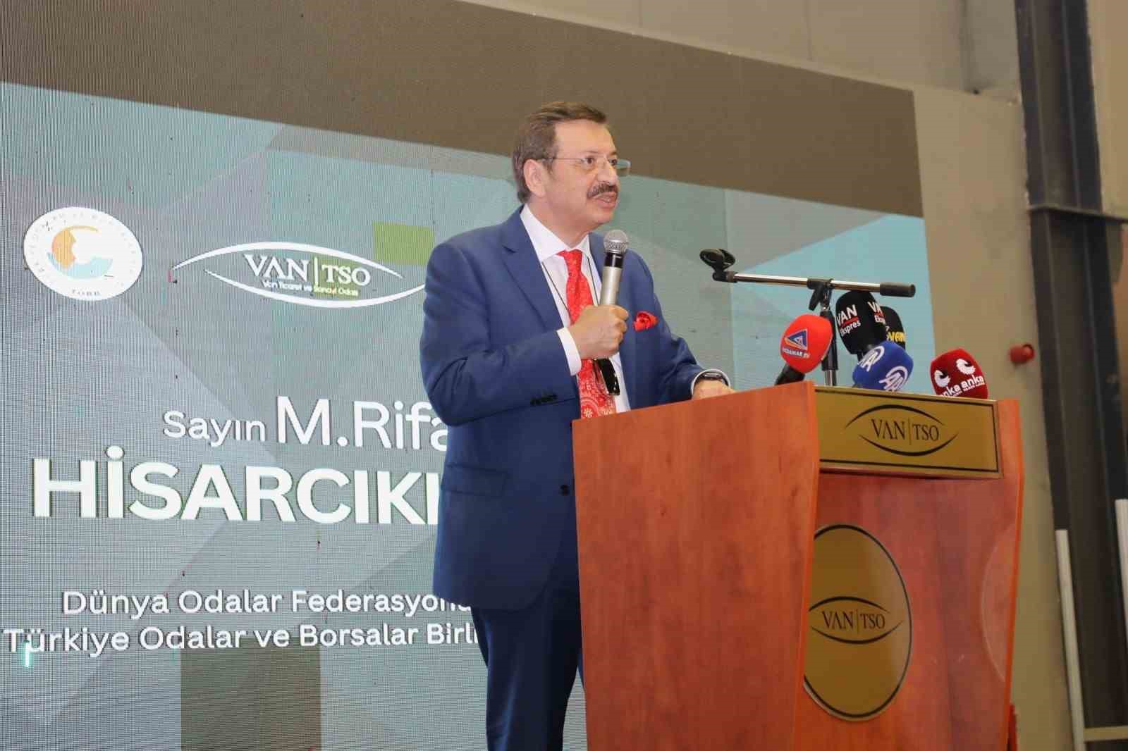 Hisarcıklıoğlu: “Van, doğru yolda ilerliyor”