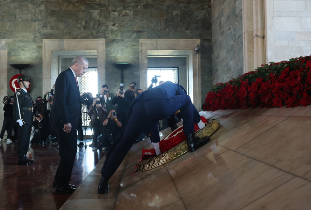 Erdoğan, Anıtkabir Özel Defteri'ni imzaladı: Vatanımızın bekasını korumak için her türlü tedbiri alıyoruz