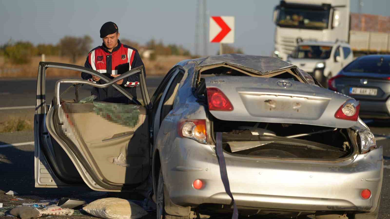 Kırıkkale’de feci kaza: Anne ve oğul hayatını kaybetti, 3 kişi yaralandı