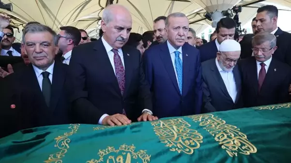 Cumhurbaşkanı Erdoğan, Abdullah Gül ve Ahmet Davutoğlu yıllar sonra yan yana geldi