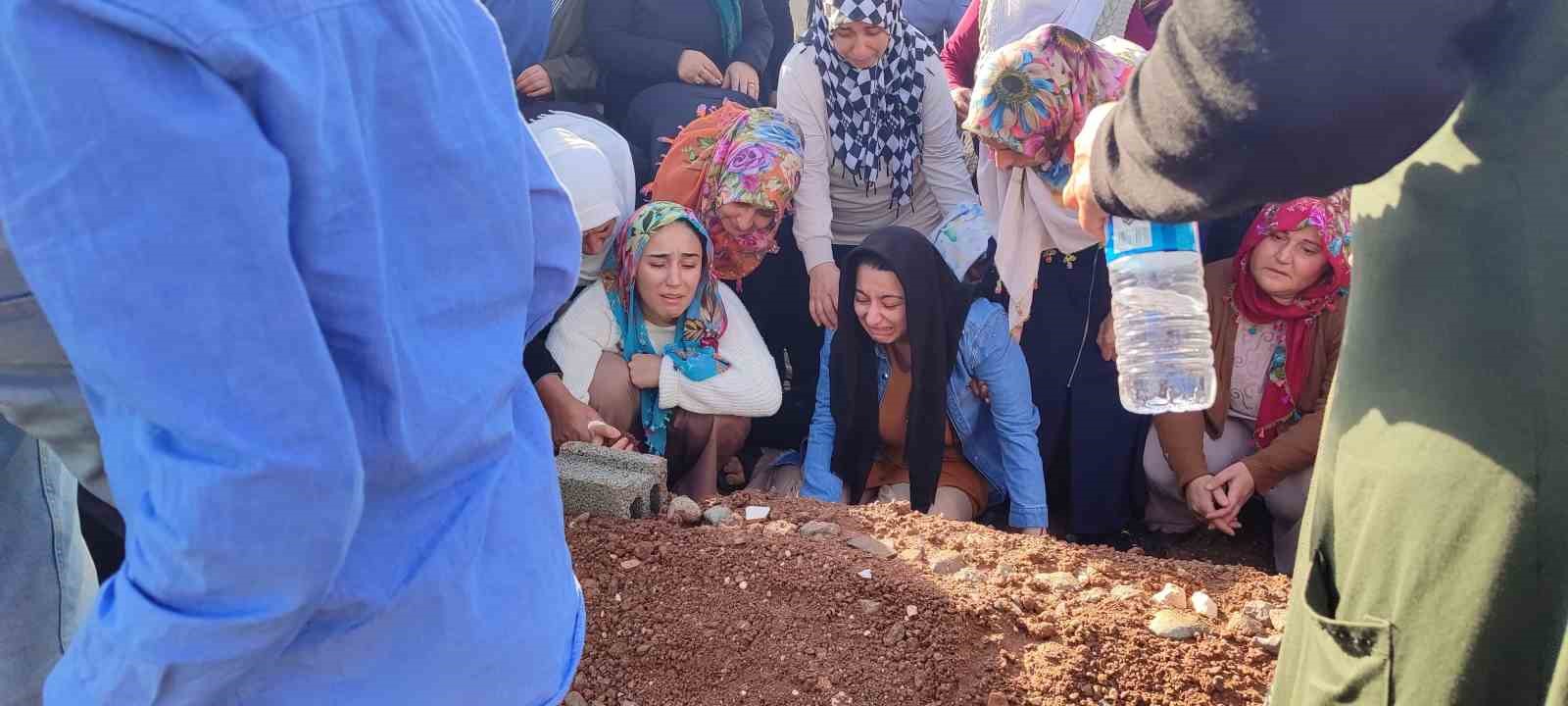 Van Gölü kıyısında cesedi bulunan Rojin, Diyarbakır’da defnedildi