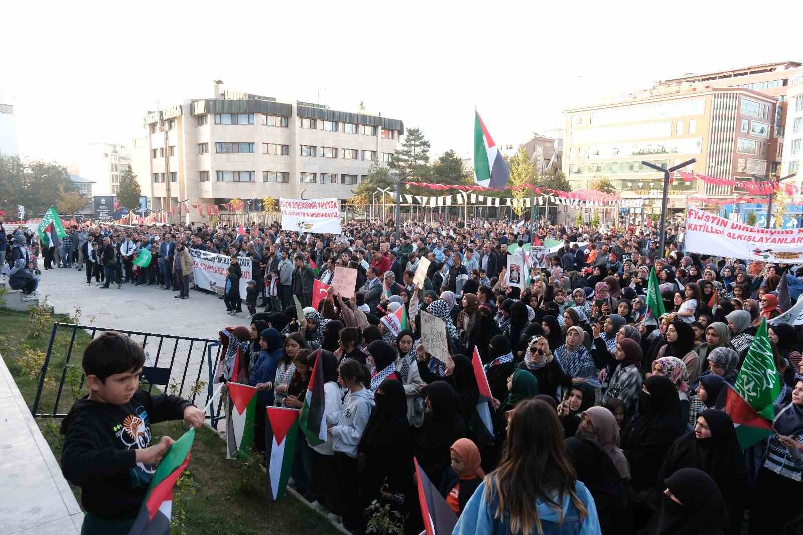 Van’da Filistin’e destek yürüyüşü