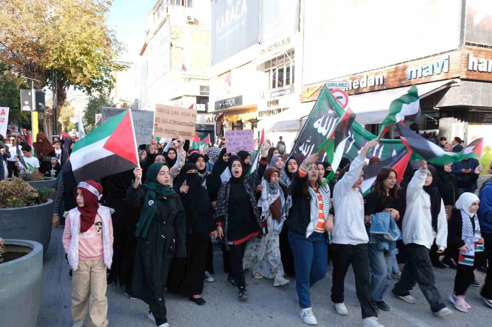 Van’da Filistin’e destek yürüyüşü