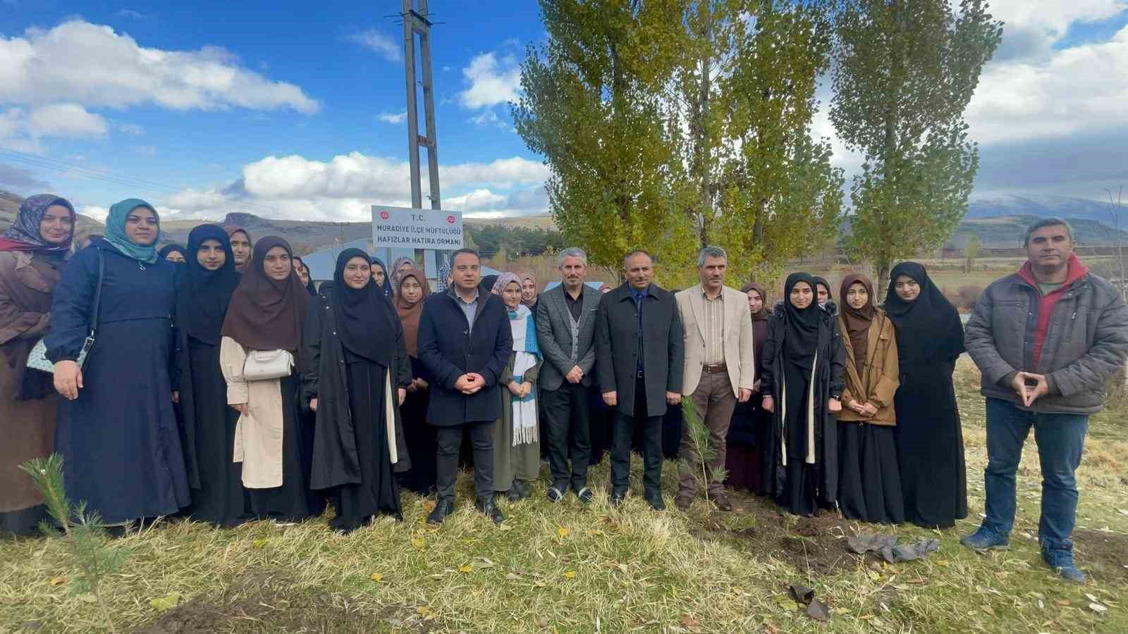 Muradiye’de ‘Hafızlar Hatıra Ormanı’ oluşturuldu