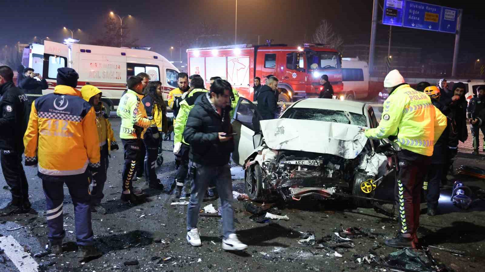 Aksaray’da otomobil ile otobüs çarpıştı: 1 ölü