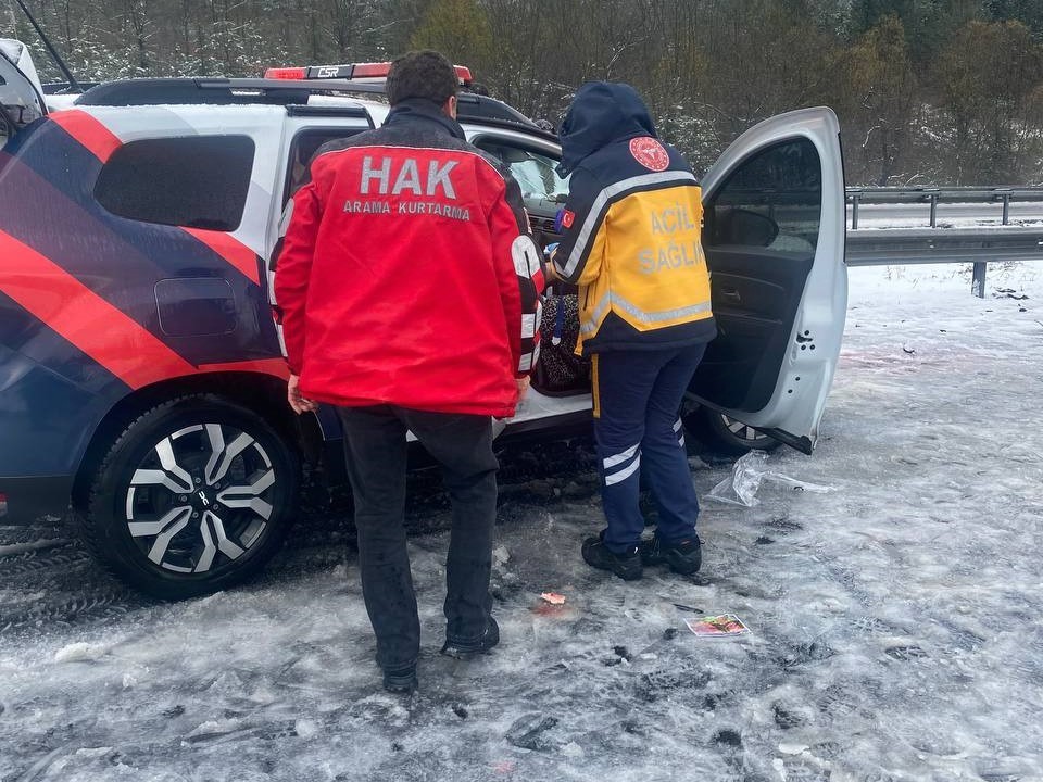 Van kurtarma ekibi, Bolu Tüneli’ndeki kazaya müdahale etti