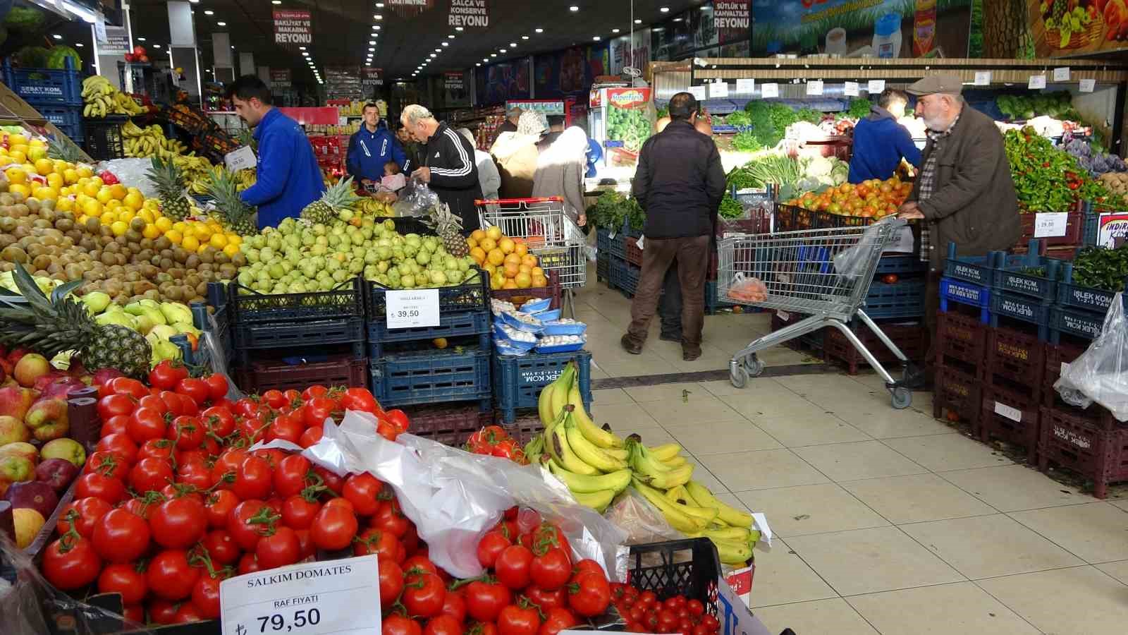 Van’daki market iki aylık kârını Filistin’e bağışlıyor