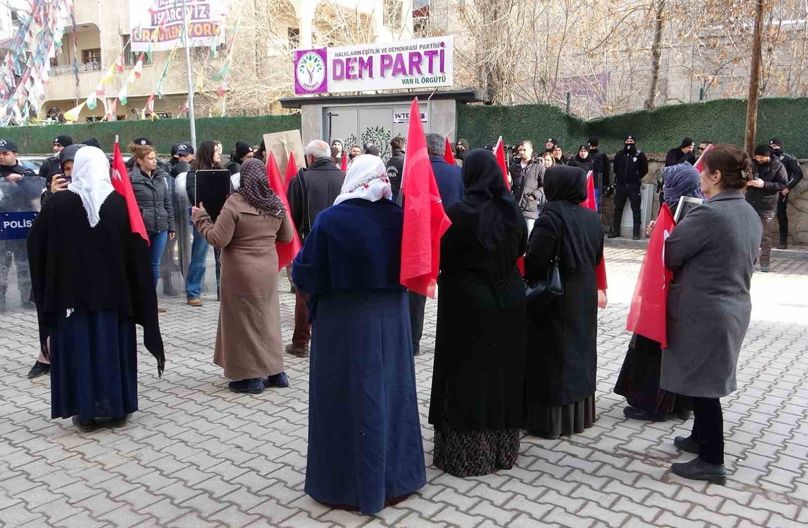 Evlatları dağa kaçırılan anne ve babalardan çocuklarına umutlu çağrı