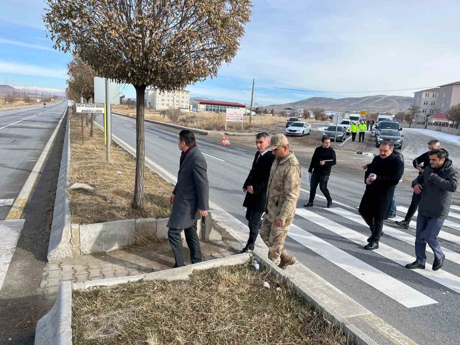 Kaymakam Göktaş, kaza bölgesinde incelemede bulundu