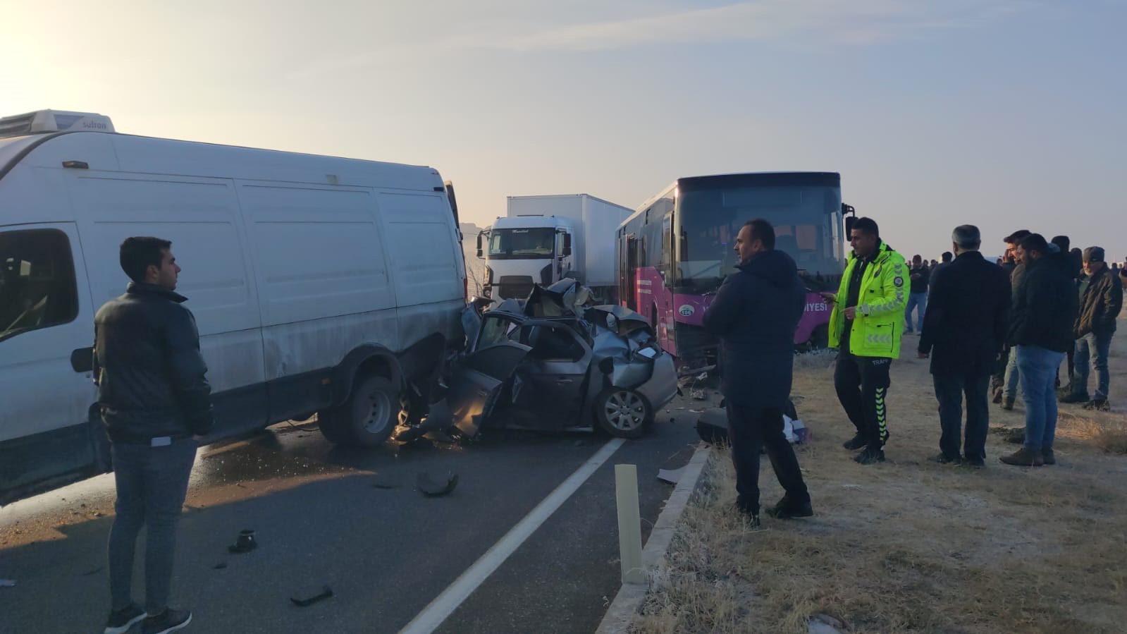 Van’daki zincirleme trafik kazalarına 35 araç karıştı