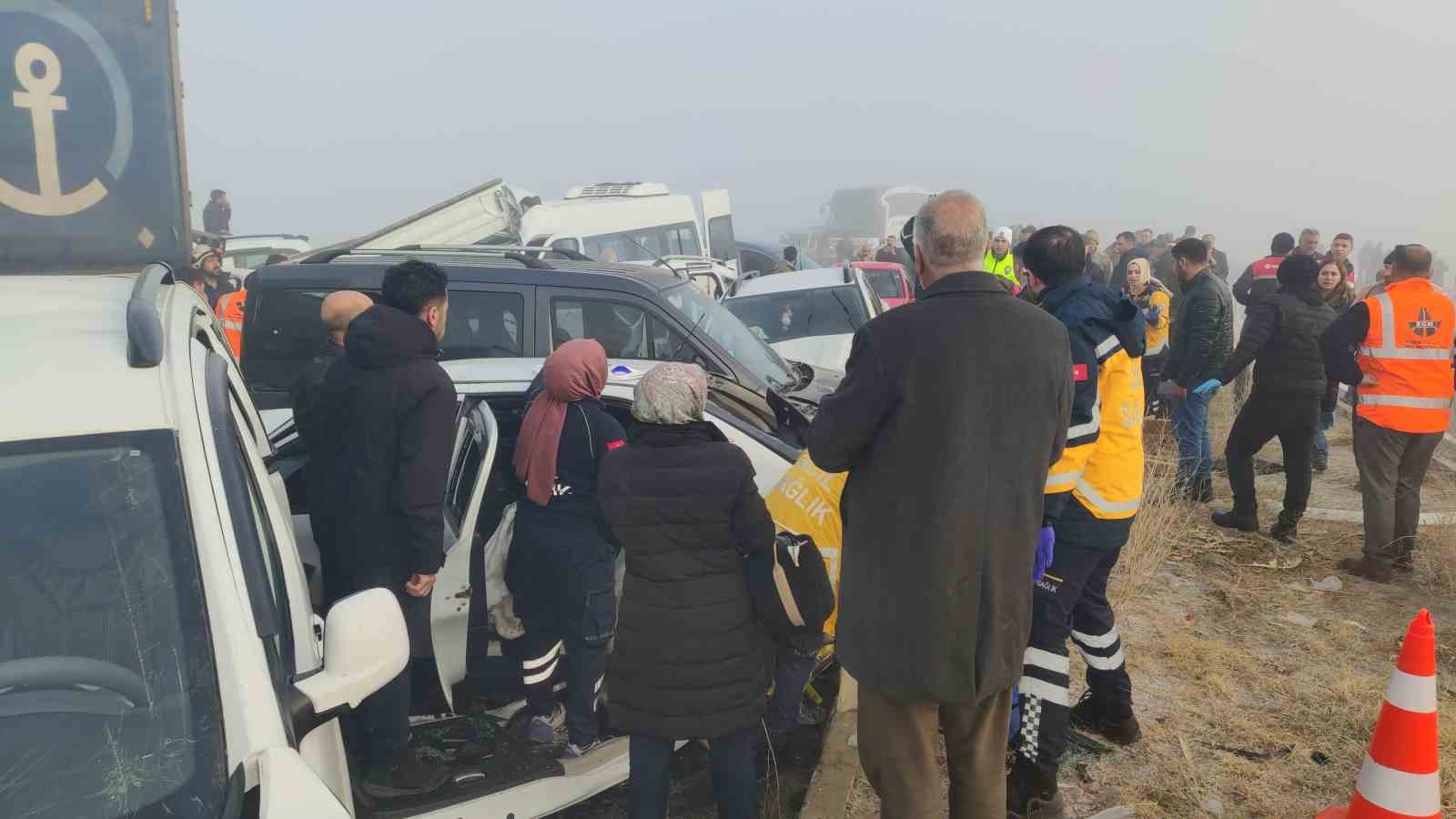 Van’da bir zincirleme trafik kazası daha meydana geldi