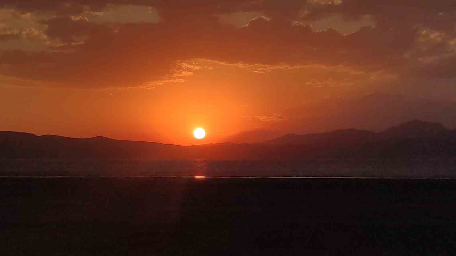 Van’da eşsiz günbatımı