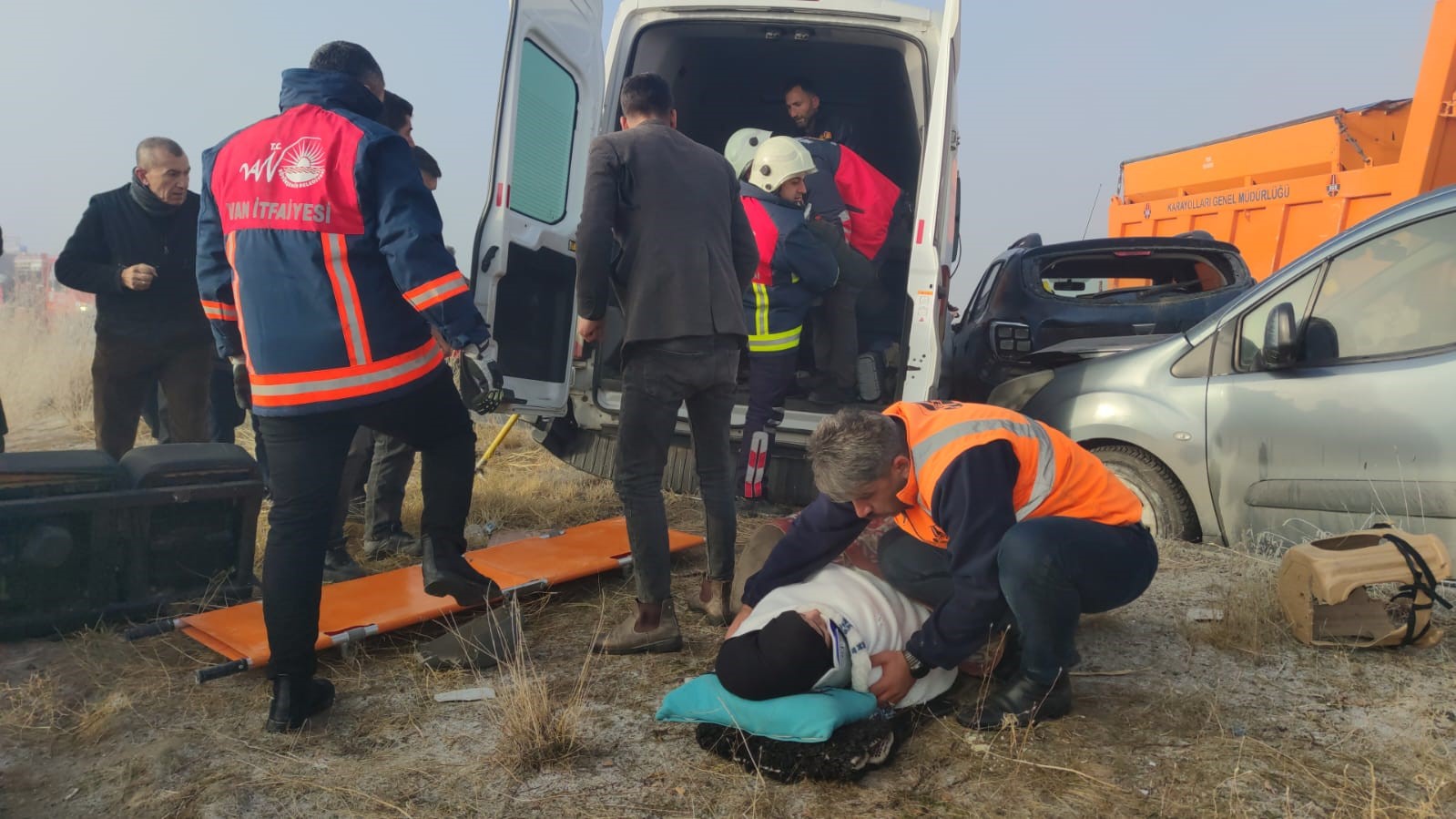 Van’da zincirleme kazalarda can pazarı: 1 ölü, 51 yaralı