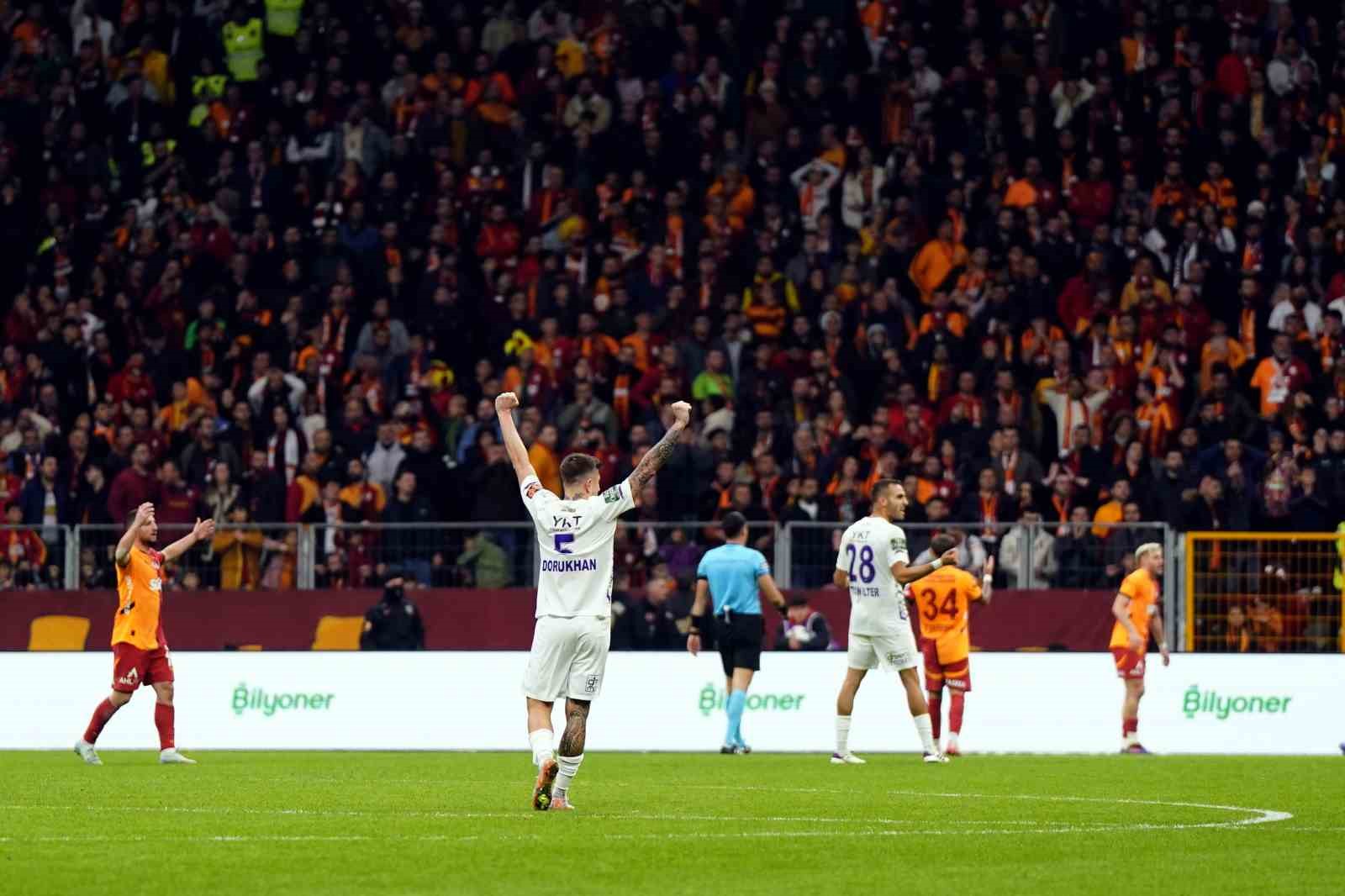 Galatasaray bu sezon ligde 2. kez berabere kaldı