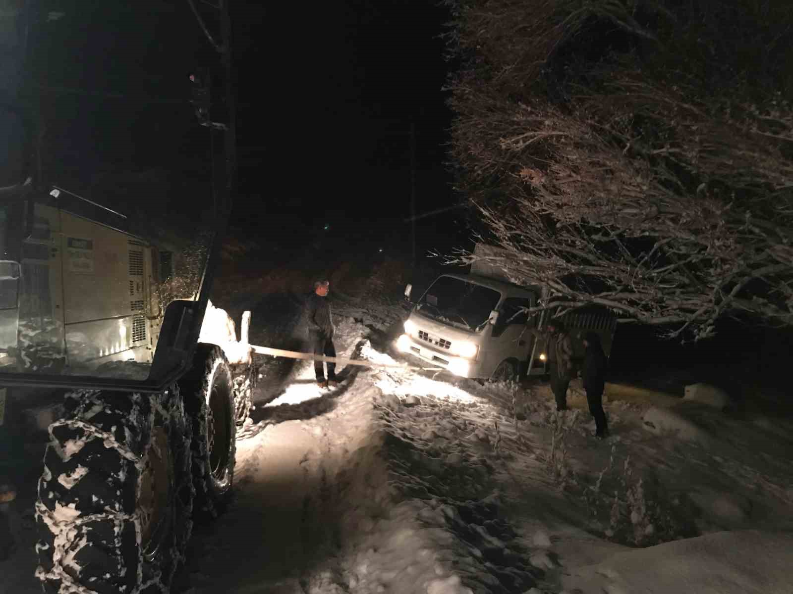 Van’da kapanan 420 yerleşim yolunun 280’i ulaşıma açıldı