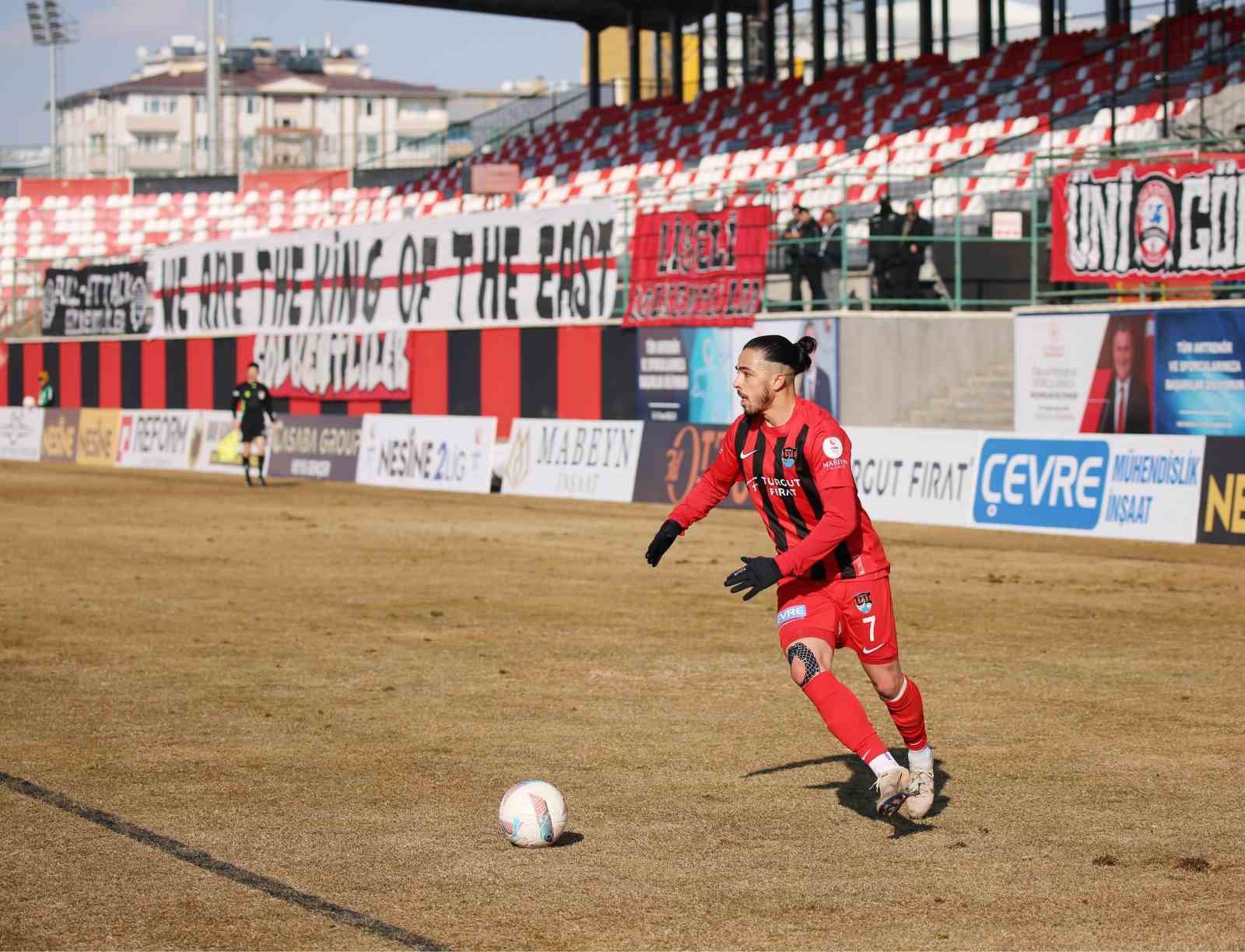 TFF 2. Lig Kırmızı Grup: Vanspor FK: 3 - Nazillspor: 1