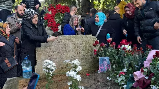 Ferdi Tayfur'un mezarına ziyaretçi akını