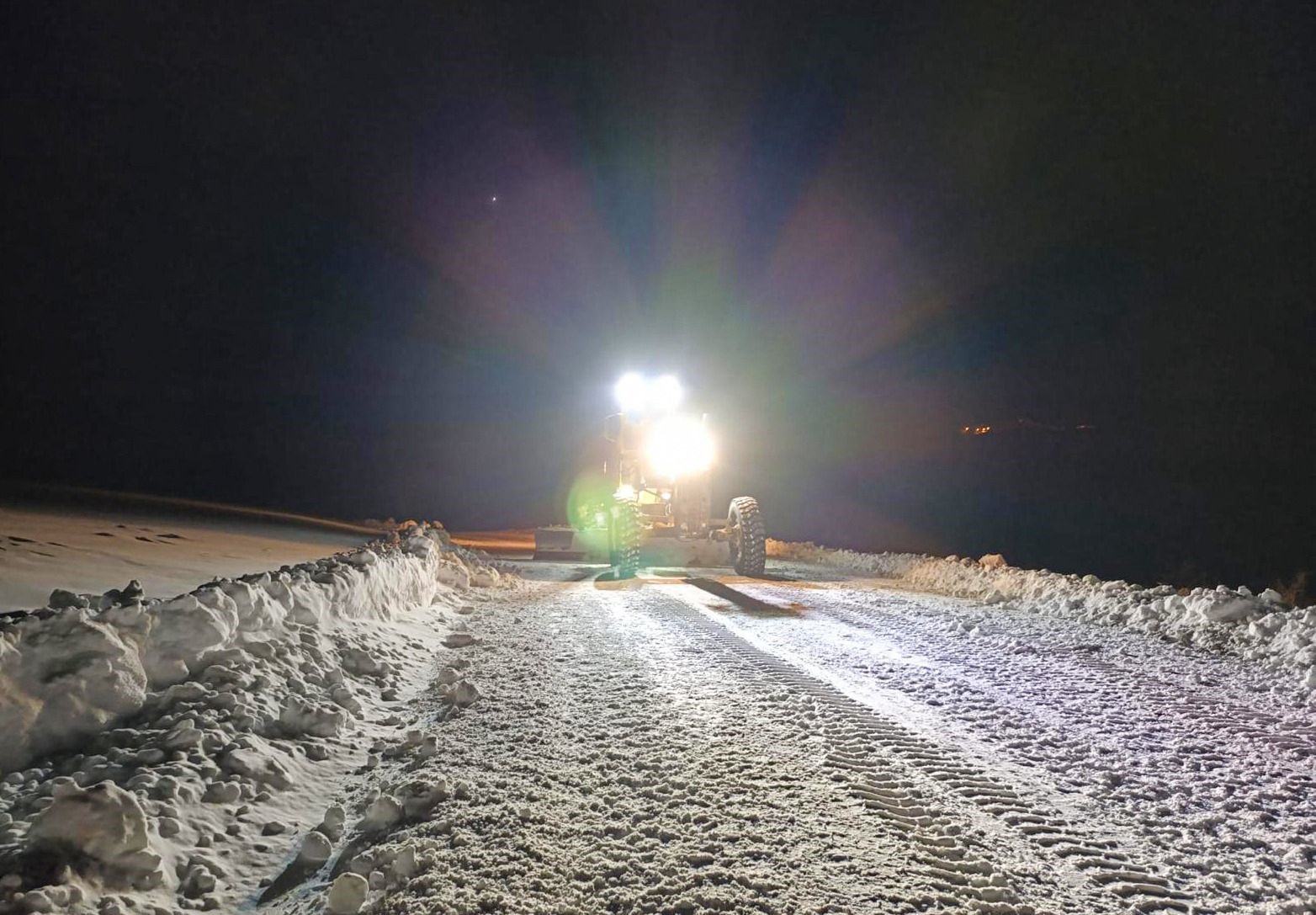 Van’da 560 yerleşim yerinden 528’inin yolu açıldı