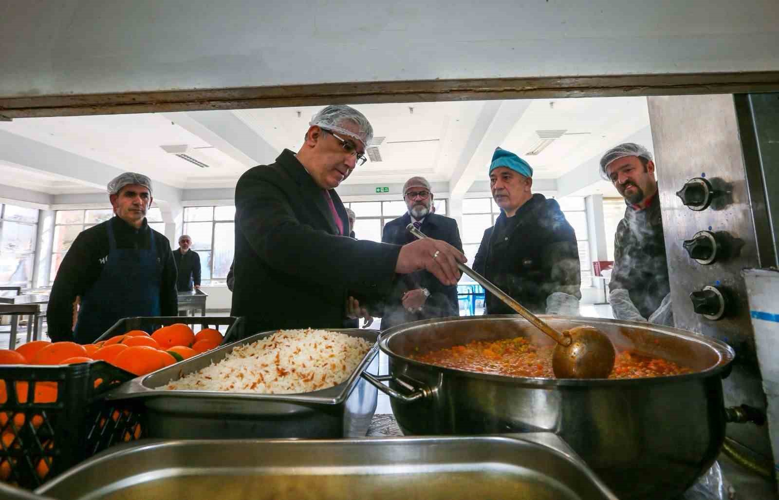 Van Büyükşehir Belediyesi Ramazan’da 10 bin kişiye iftar verecek