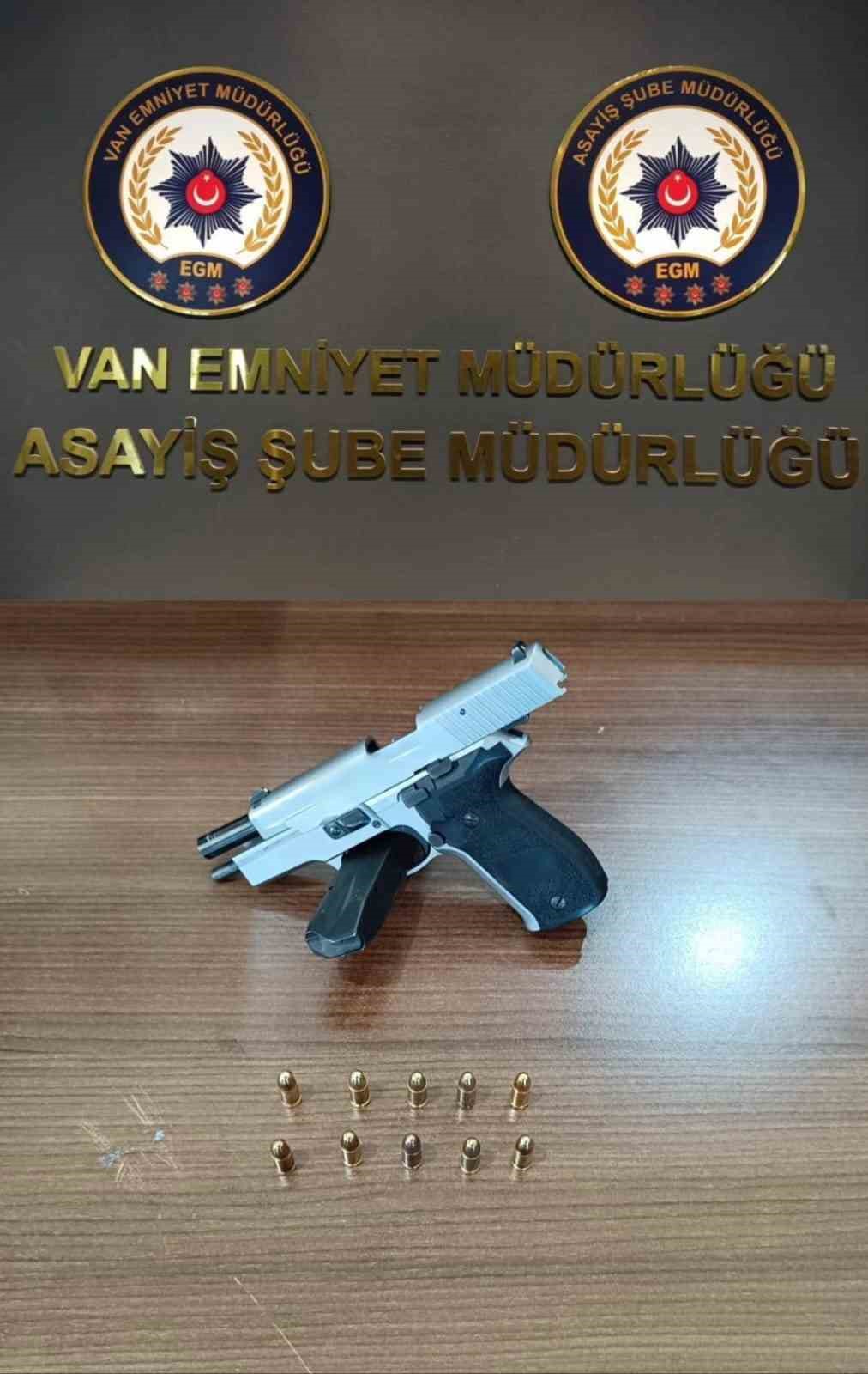 Van’da değişik suçlardan 49 kişi tutuklandı