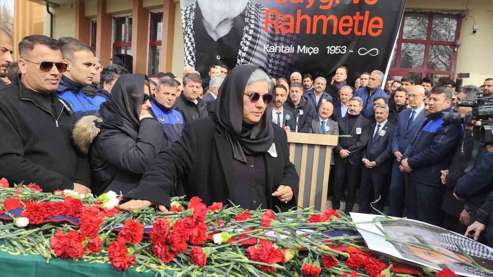 Kahtalı Mıçe, memleketinde son yolculuğuna uğurlandı