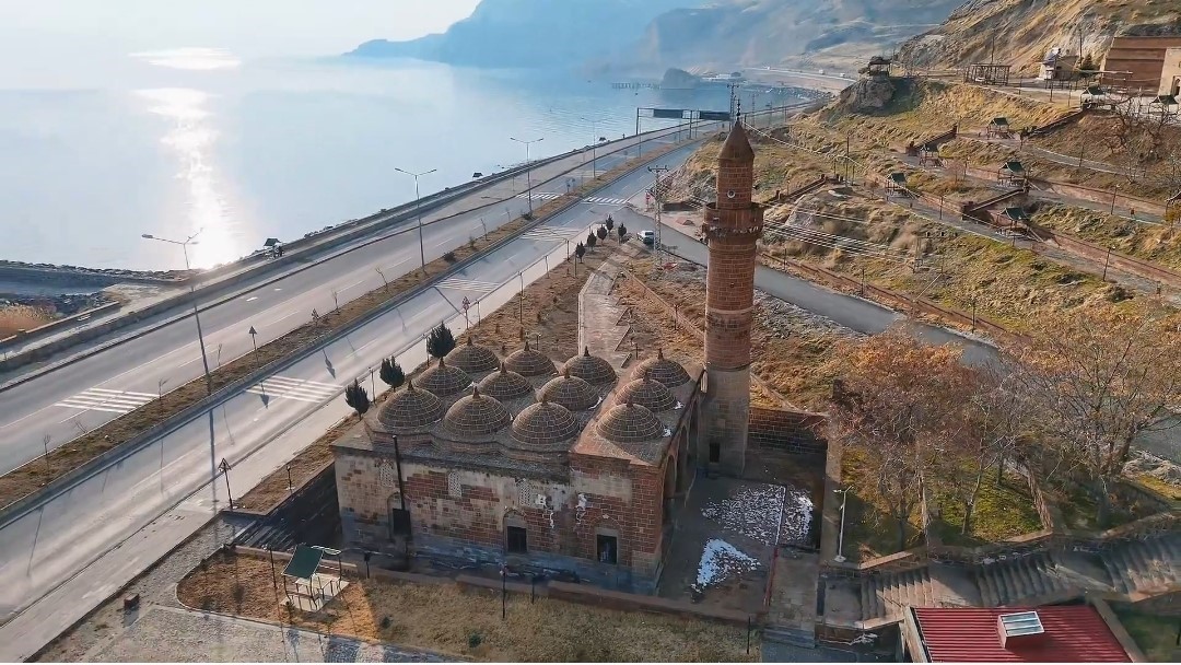 Adilcevaz’ın doğal güzellikleri havadan görüntülendi