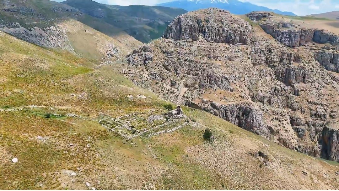 Adilcevaz’ın doğal güzellikleri havadan görüntülendi