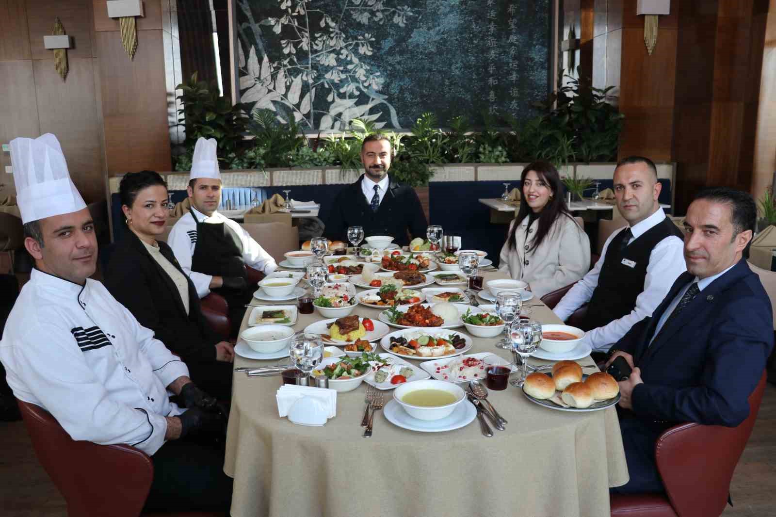 Hilton zengin iftar sofrası ile Ramazan’a hazır