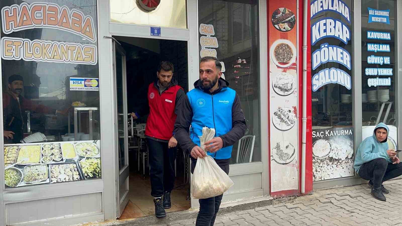 Muradiyeli gönüllüler yaban hayvanlarını unutmadı