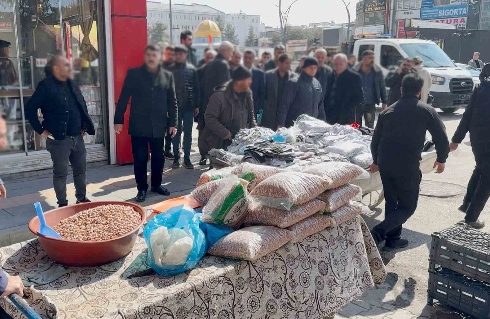 Zabıtadan seyyar satıcı denetimi