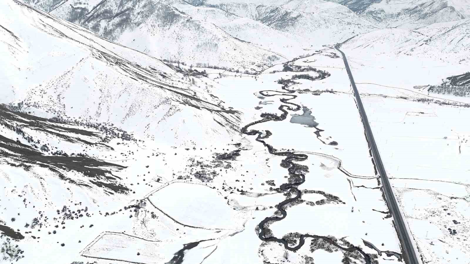 Güzeldere Vadisi’ndeki menderesler havadan görüntülendi