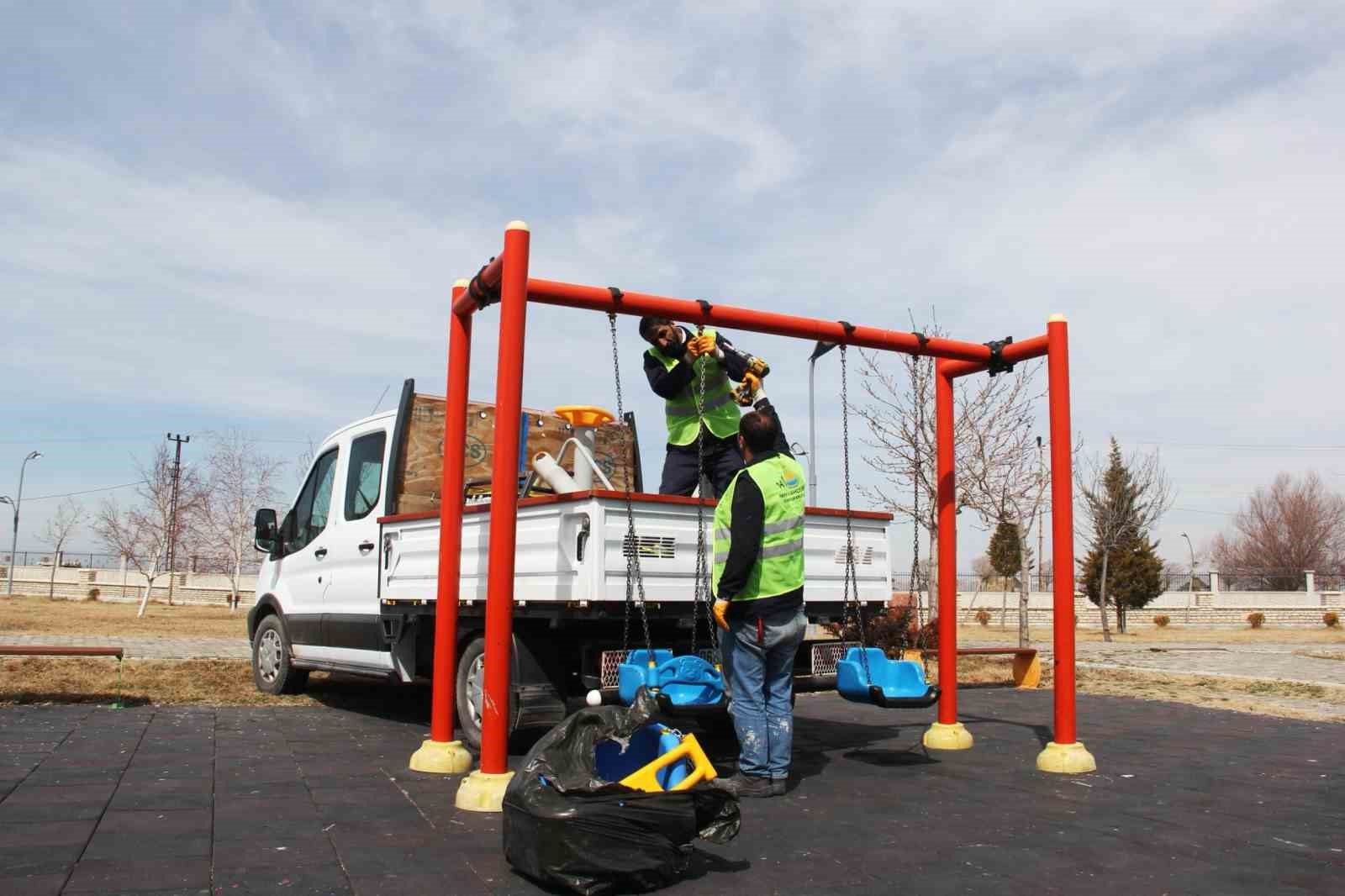 Van’da parklar bahara hazırlanıyor