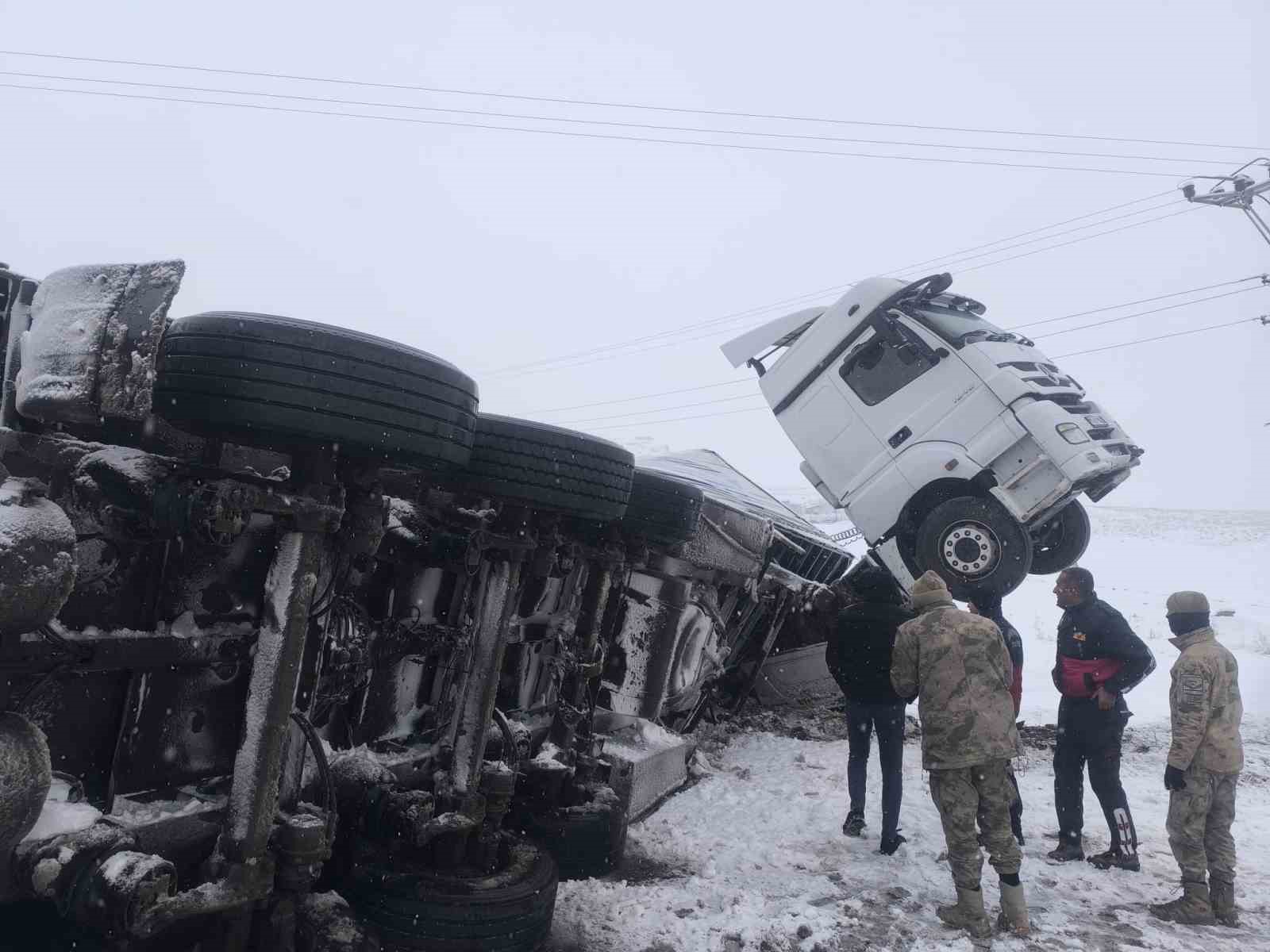 Van’ın Erciş ilesinde trafik kazası: 1 yaralı