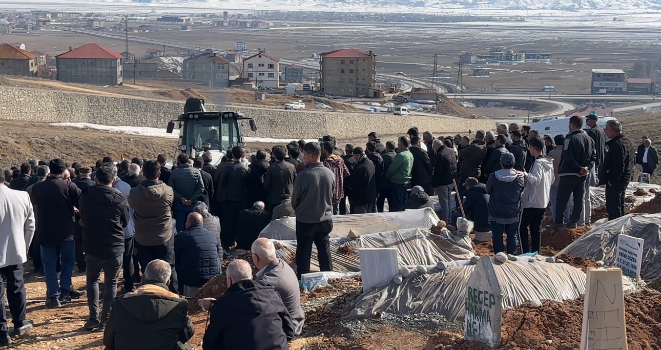 Belgrad Ormanı’nda ölü bulunan Fahrettin Öter memleketi Hakkari’de toprağa verildi