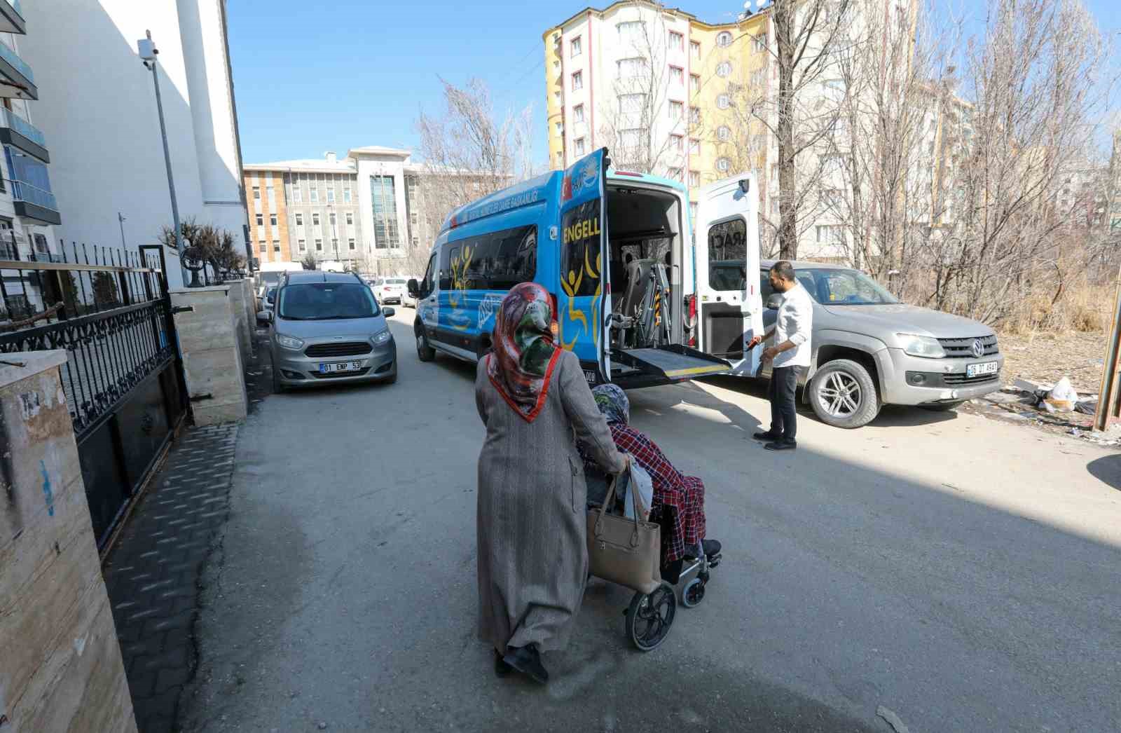 Van Büyükşehir Belediyesi engellilerin sorunlarını ortadan kaldırıyor