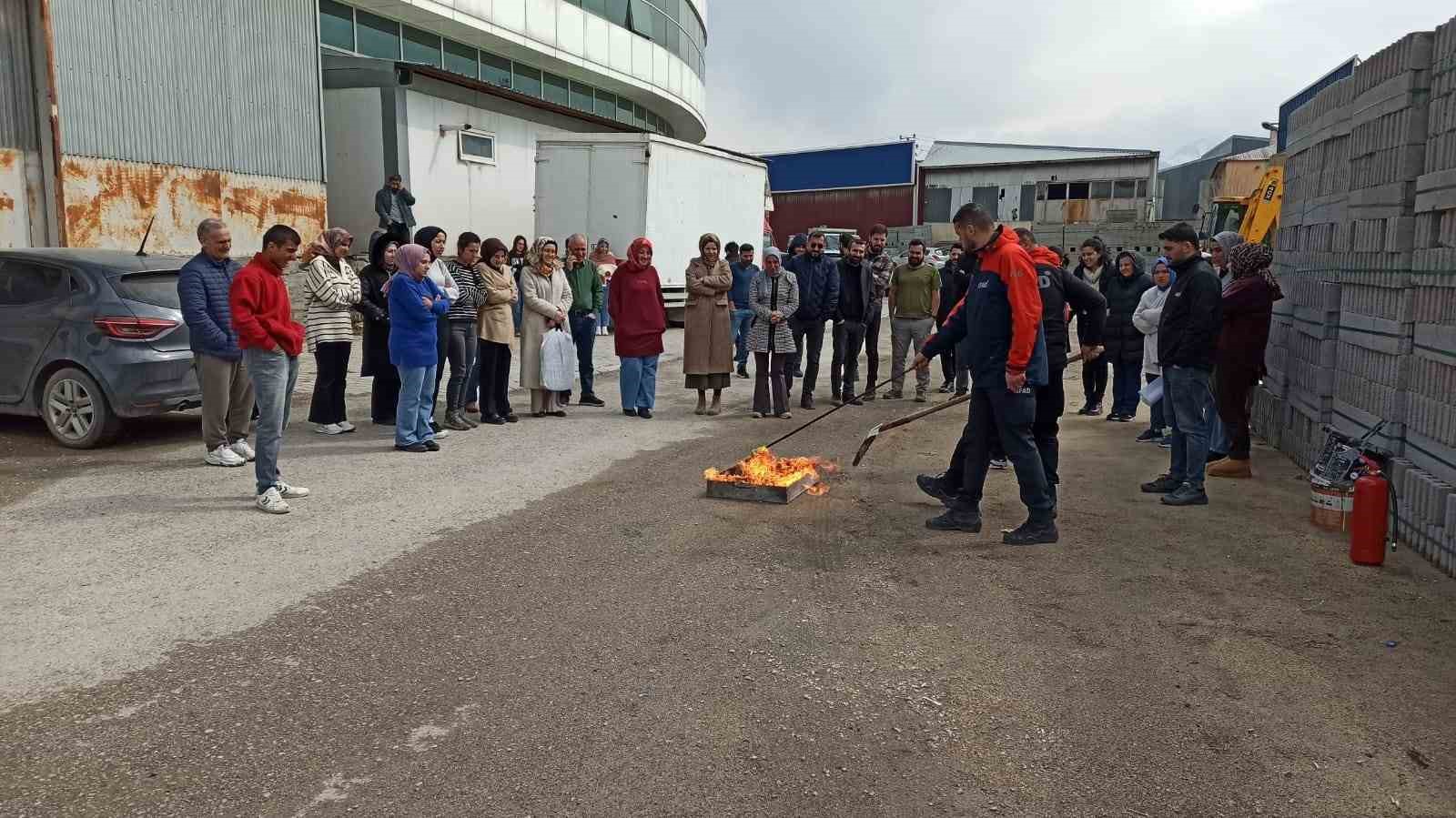 Tuşba Sağlık Müdürlüğü çalışanlarına afet eğitimi